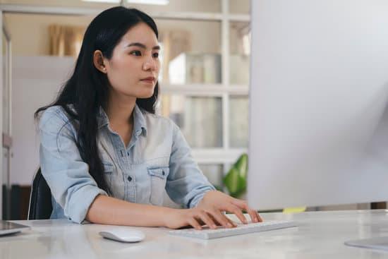 female programmer